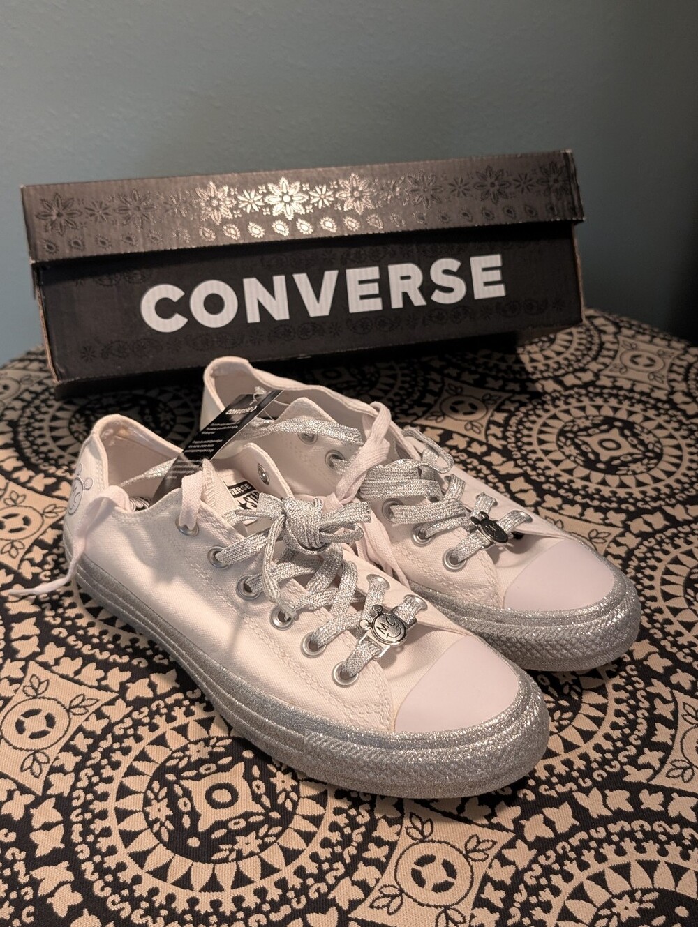 Converse Miley Cyrus Chuck Taylor All Star White Glitter Tennis Shoes Size 7.5